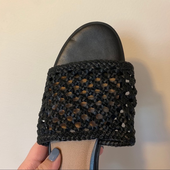 Universal Thread // Black Sandals - Picture 5 of 6